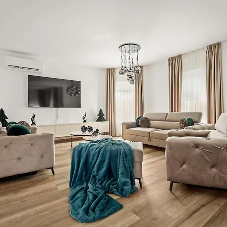 Renci Near Umag For 8 Persons With 30 M2 Private Heated Pool 빌라 *