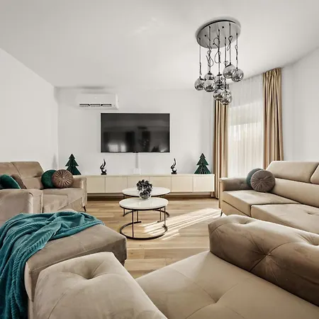 Renci Near Umag For 8 Persons With 30 M2 Private Heated Pool * 부제