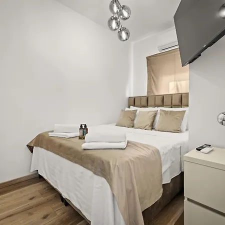 Villa Renci Near Umag For 8 Persons With 30 M2 Private Heated Pool